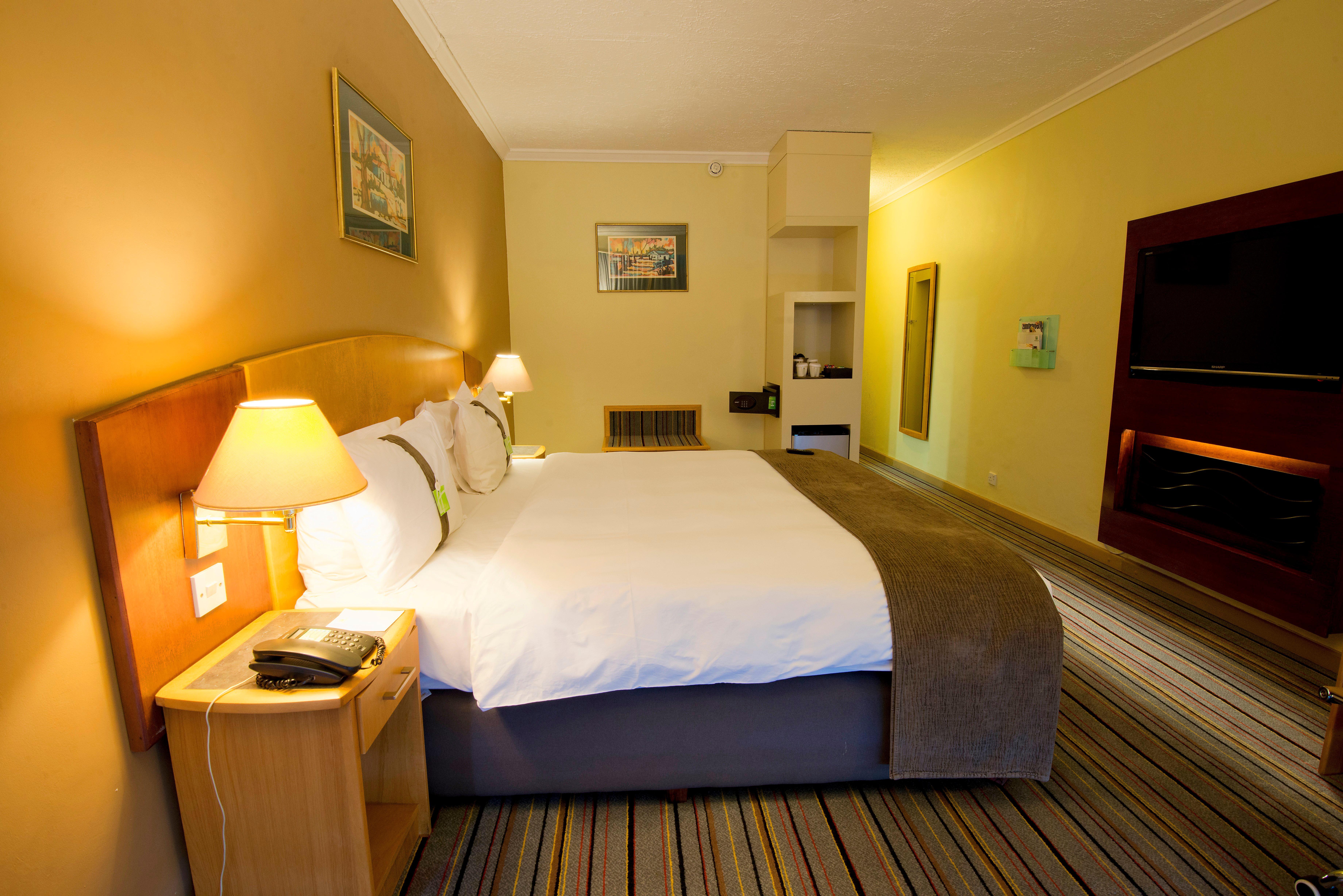 Holiday Inn - Bulawayo, An Ihg Hotel Exteriör bild