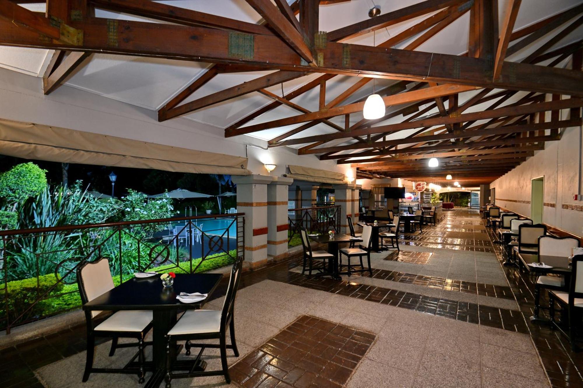 Holiday Inn - Bulawayo By Ihg Exteriör bild