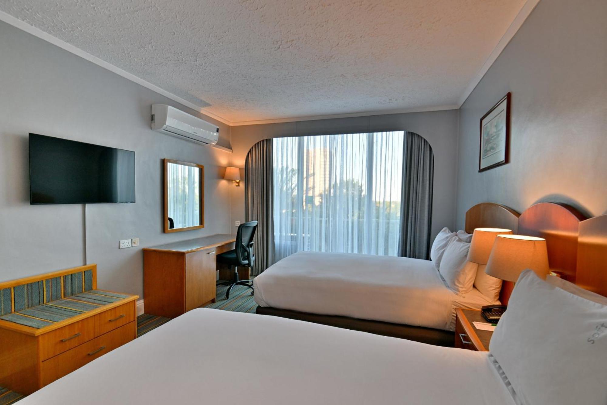 Holiday Inn - Bulawayo By Ihg Exteriör bild